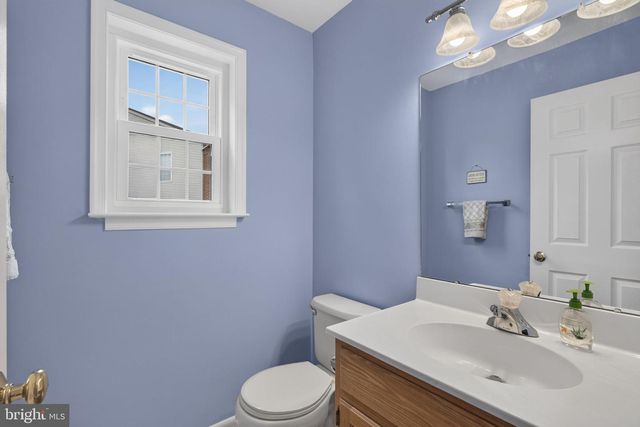 321 HAMILTON DR, Harleysville, PA 19438