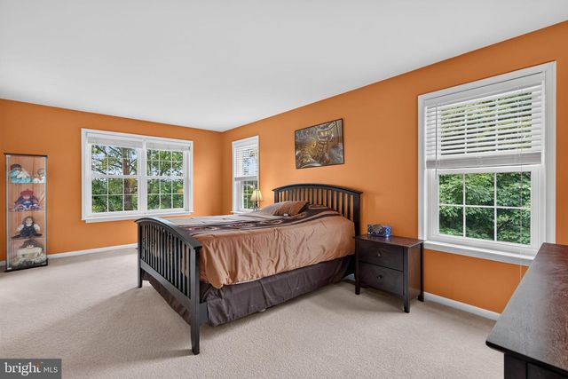 321 HAMILTON DR, Harleysville, PA 19438