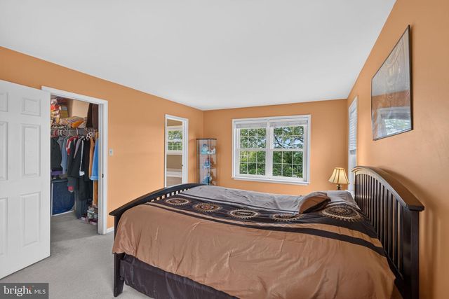 321 HAMILTON DR, Harleysville, PA 19438