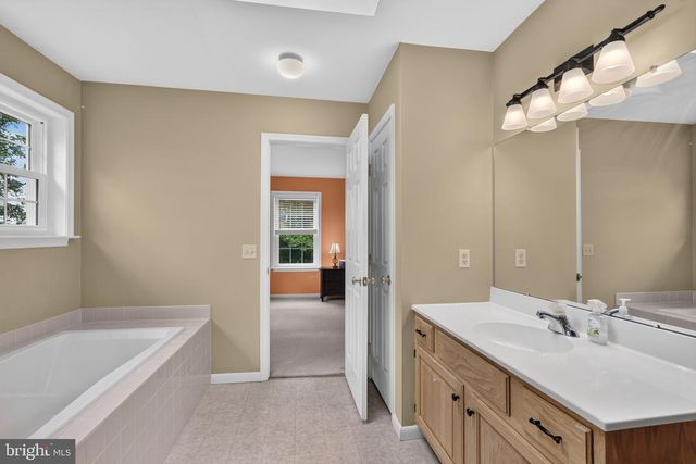 321 HAMILTON DR, Harleysville, PA 19438
