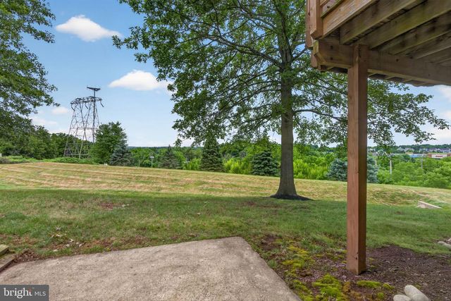 321 HAMILTON DR, Harleysville, PA 19438