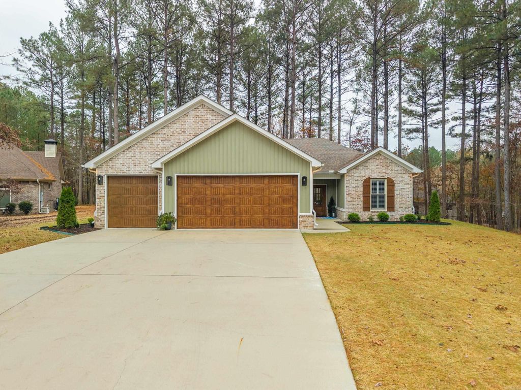 24 Gloria Drive, Hot Springs Village, AR 71909