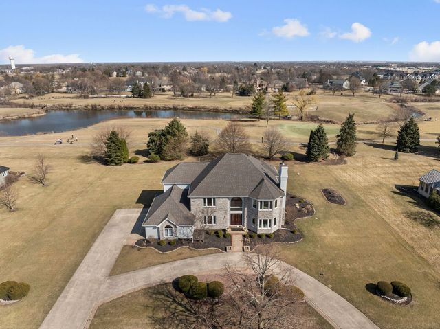 10749 Royal Porthcawl Drive, Naperville, IL 60564