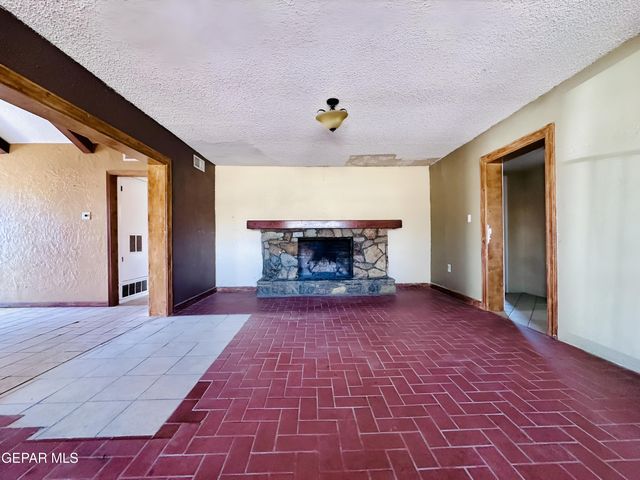 321 2nd Street, Sunland Park, NM 88063