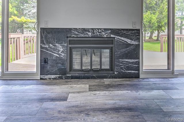 1569 Oak Grove Drive, Walled Lake, MI 48390