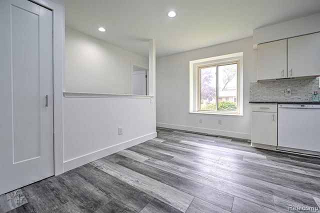 1569 Oak Grove Drive, Walled Lake, MI 48390