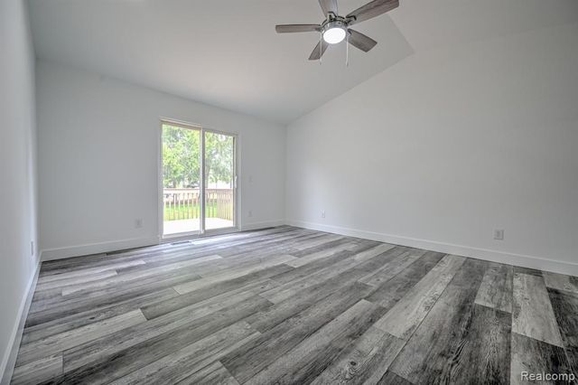 1569 Oak Grove Drive, Walled Lake, MI 48390