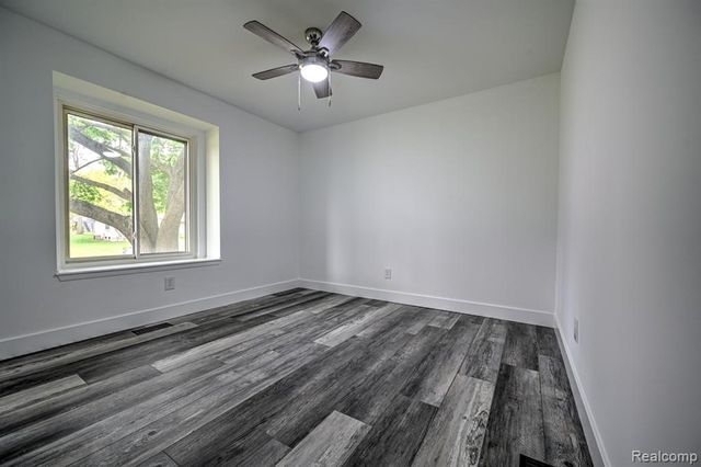 1569 Oak Grove Drive, Walled Lake, MI 48390