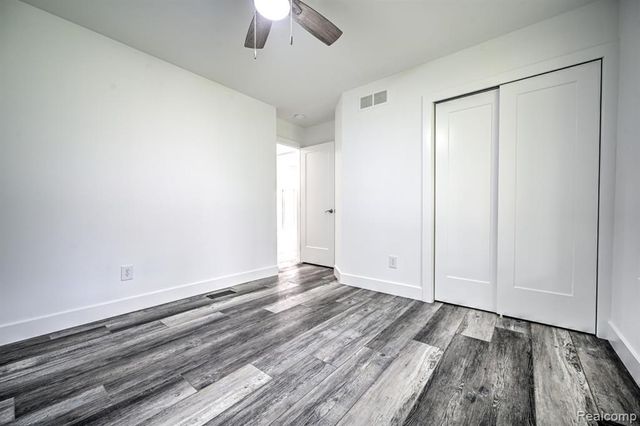 1569 Oak Grove Drive, Walled Lake, MI 48390