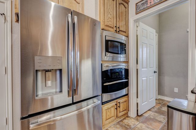 6609 Silver Oak Lane, Fort Worth, TX 76135