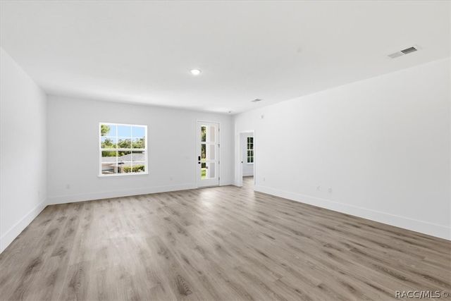 2670 W Fairway Loop, Citrus Springs, FL 34434