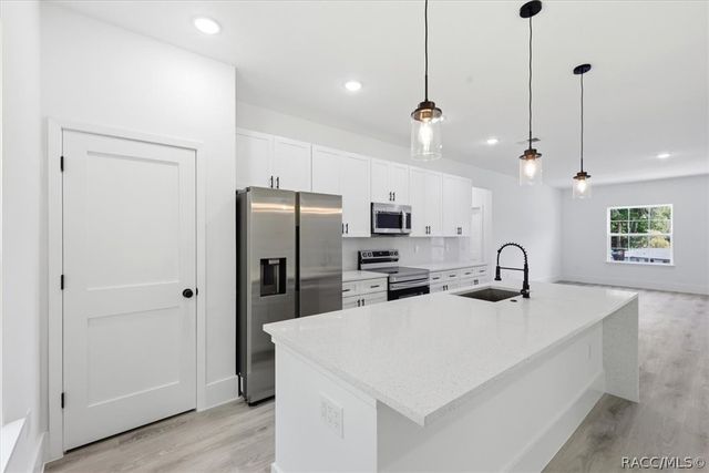 2670 W Fairway Loop, Citrus Springs, FL 34434