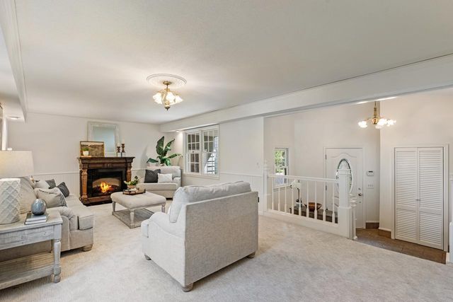 6630 Horseshoe Curve, Chanhassen, MN 55317