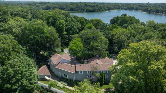6630 Horseshoe Curve, Chanhassen, MN 55317