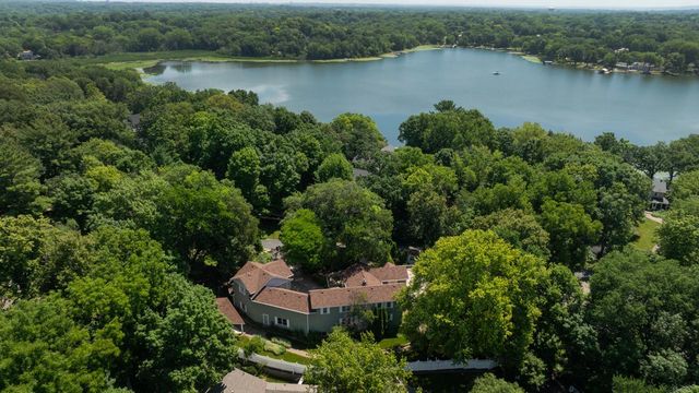 6630 Horseshoe Curve, Chanhassen, MN 55317