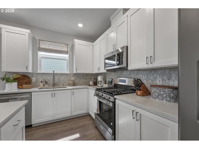 12875 Sw ICEFALL Ter, Beaverton, OR 97007