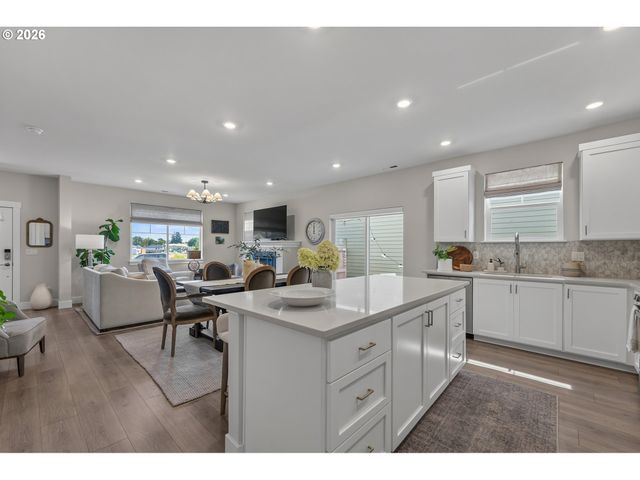 12875 Sw ICEFALL Ter, Beaverton, OR 97007