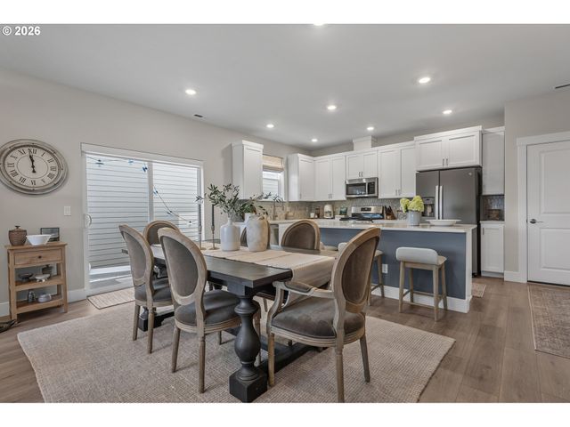 12875 Sw ICEFALL Ter, Beaverton, OR 97007