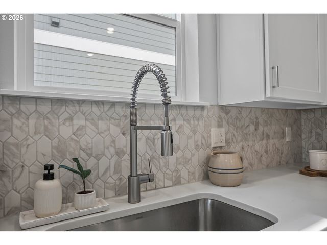 12875 Sw ICEFALL Ter, Beaverton, OR 97007