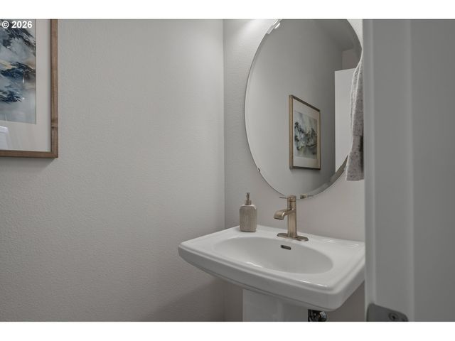 12875 Sw ICEFALL Ter, Beaverton, OR 97007