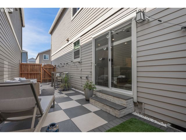 12875 Sw ICEFALL Ter, Beaverton, OR 97007