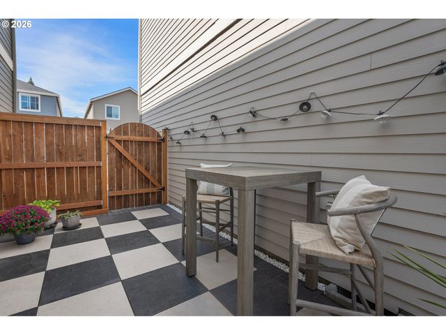 12875 Sw ICEFALL Ter, Beaverton, OR 97007