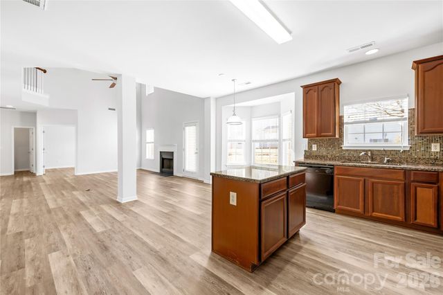 2704 Piersland Drive, Matthews, NC 28104