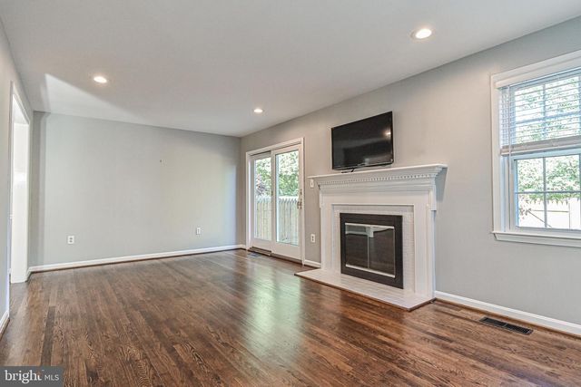 7046 LEESTONE ST, Springfield, VA 22151