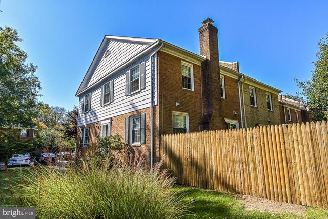 7046 LEESTONE ST, Springfield, VA 22151