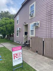 3028 Avenue M 2, Galveston, TX 77550