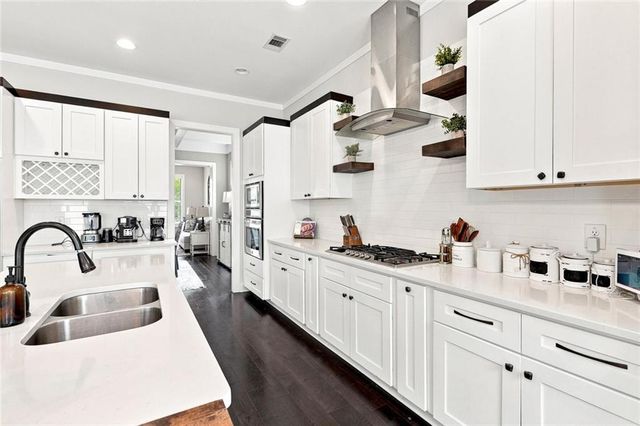 435 Cambria Lane SW, Lilburn, GA 30047