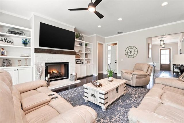 435 Cambria Lane SW, Lilburn, GA 30047