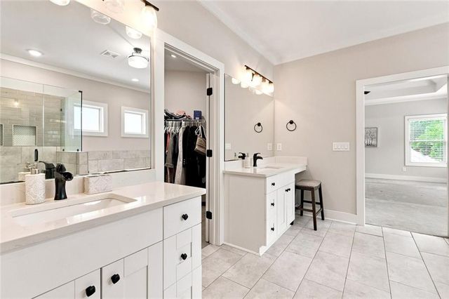 435 Cambria Lane SW, Lilburn, GA 30047