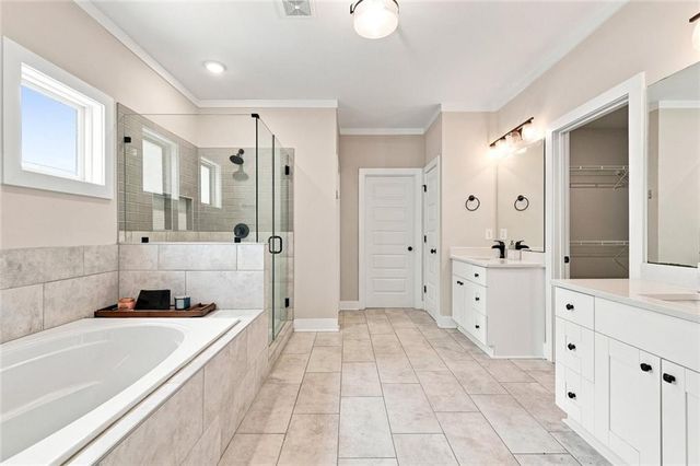 435 Cambria Lane SW, Lilburn, GA 30047