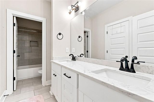 435 Cambria Lane SW, Lilburn, GA 30047
