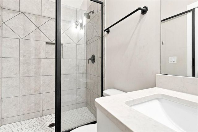 435 Cambria Lane SW, Lilburn, GA 30047