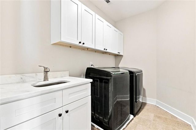 435 Cambria Lane SW, Lilburn, GA 30047