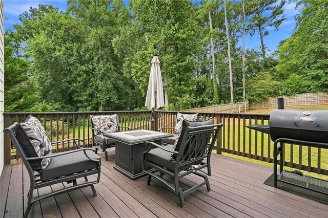 435 Cambria Lane SW, Lilburn, GA 30047