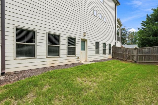 435 Cambria Lane SW, Lilburn, GA 30047