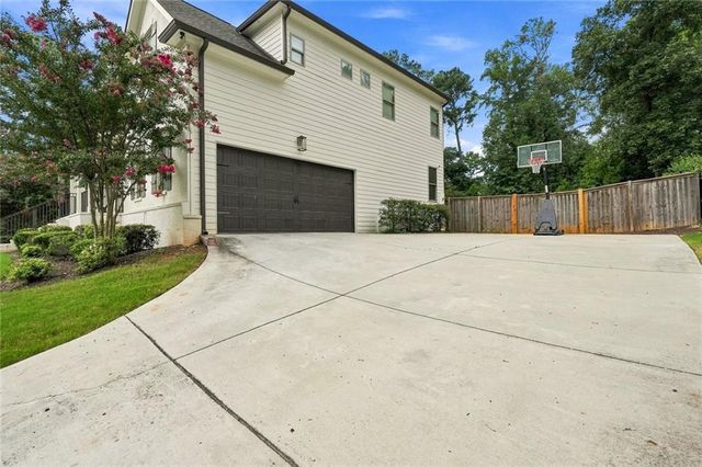 435 Cambria Lane SW, Lilburn, GA 30047