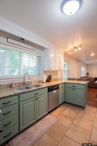 2110 Inwood Cir, Tyler, TX 75701