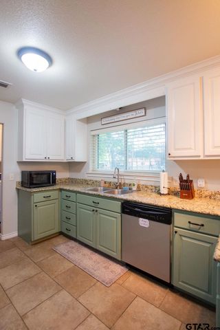 2110 Inwood Cir, Tyler, TX 75701