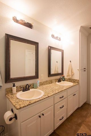 2110 Inwood Cir, Tyler, TX 75701