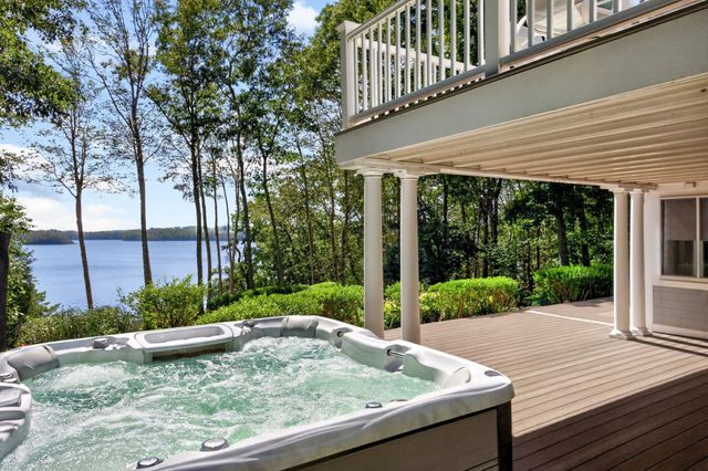 86 Pimlico Pond Road, Mashpee, MA 02649