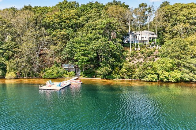 86 Pimlico Pond Road, Mashpee, MA 02649
