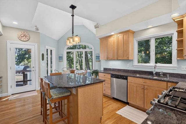 86 Pimlico Pond Road, Mashpee, MA 02649