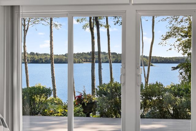 86 Pimlico Pond Road, Mashpee, MA 02649