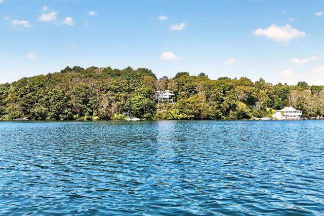 86 Pimlico Pond Road, Mashpee, MA 02649