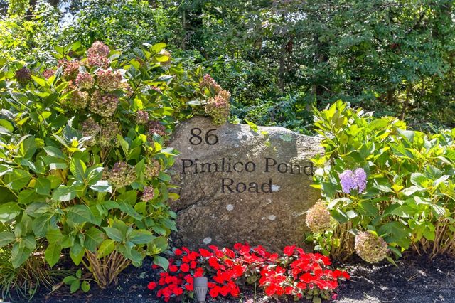 86 Pimlico Pond Road, Mashpee, MA 02649