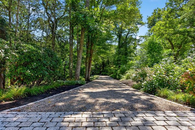 86 Pimlico Pond Road, Mashpee, MA 02649